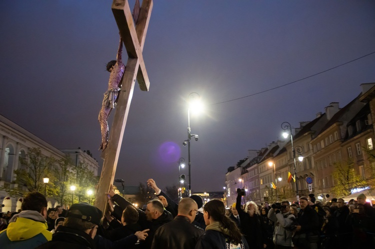 Centralna Droga Krzyżowa w intencji pokoju w Ukrainie 