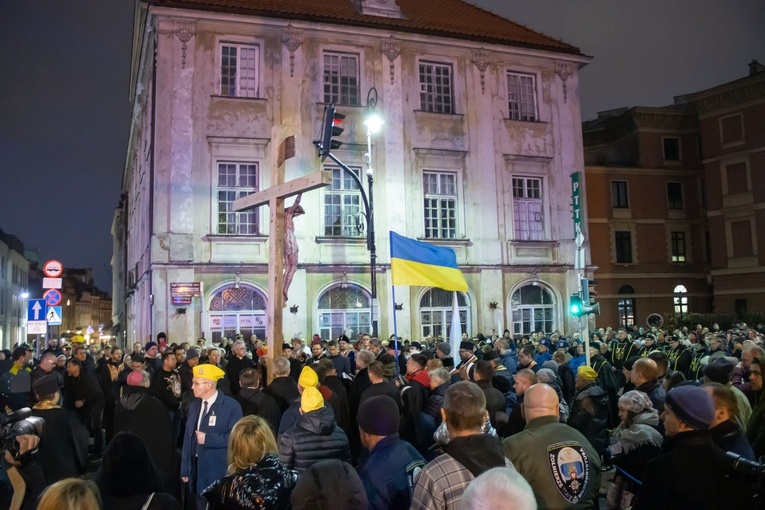 Centralna Droga Krzyżowa w intencji pokoju w Ukrainie 