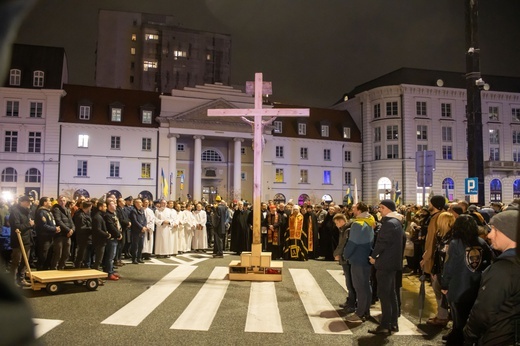 Centralna Droga Krzyżowa w intencji pokoju w Ukrainie 