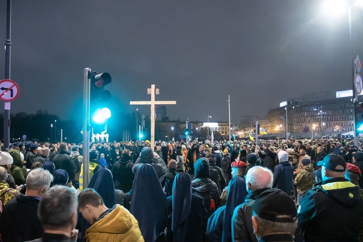 Centralna Droga Krzyżowa w intencji pokoju w Ukrainie 