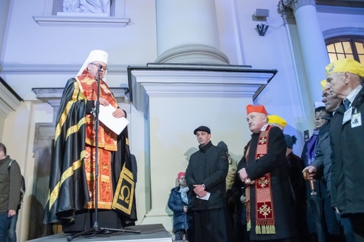 Centralna Droga Krzyżowa w intencji pokoju w Ukrainie 