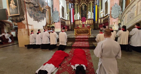 Katedra. Liturgia Wielkiego Piątku