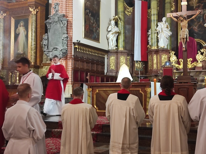 Liturgia Wielkiego Piątku w legnickiej katedrze