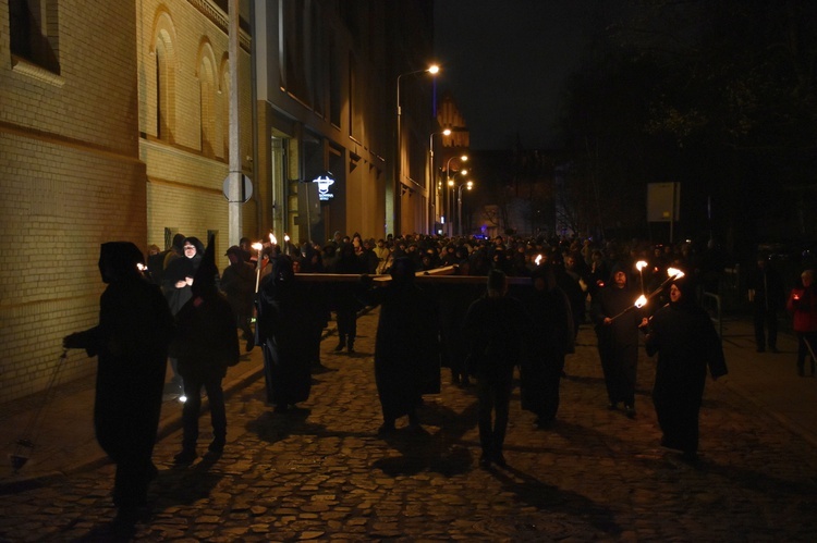 6. Nocne Misterium Krzyża