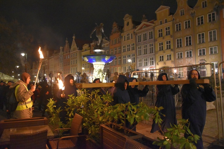 6. Nocne Misterium Krzyża