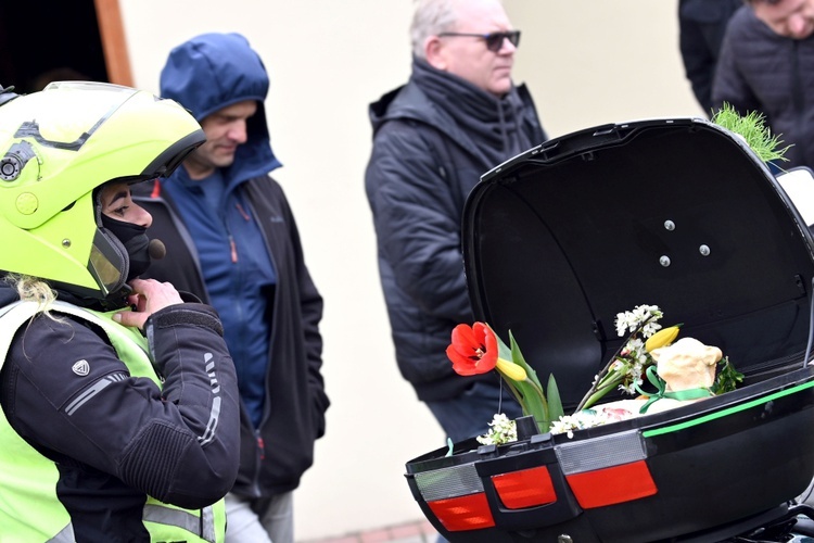 Bojanice. Przywieźli koszyczki na motorach