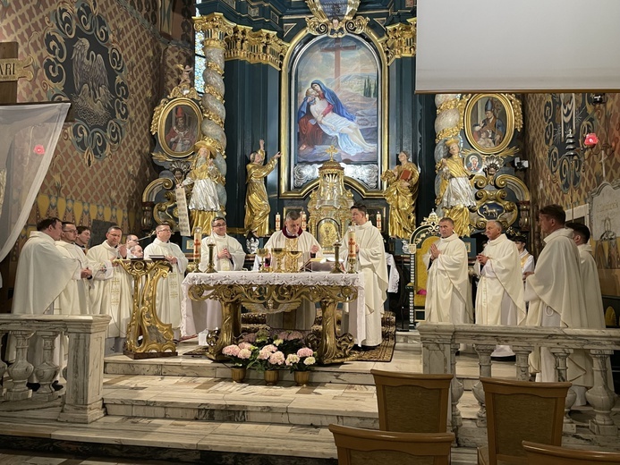 Uroczysta liturgia Wieczerzy Pana w konkatedrze w Żywcu.