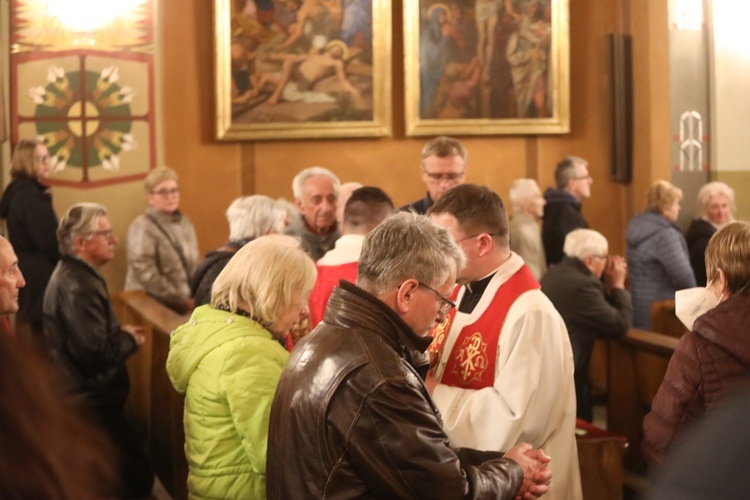 Liturgia Wielkiego Piątku w katedrze w Bielsku-Bialej - 2022