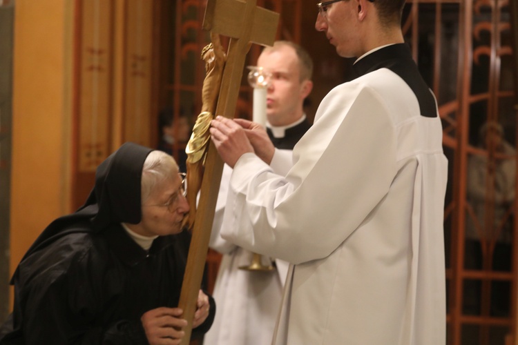 Liturgia Wielkiego Piątku w katedrze w Bielsku-Bialej - 2022