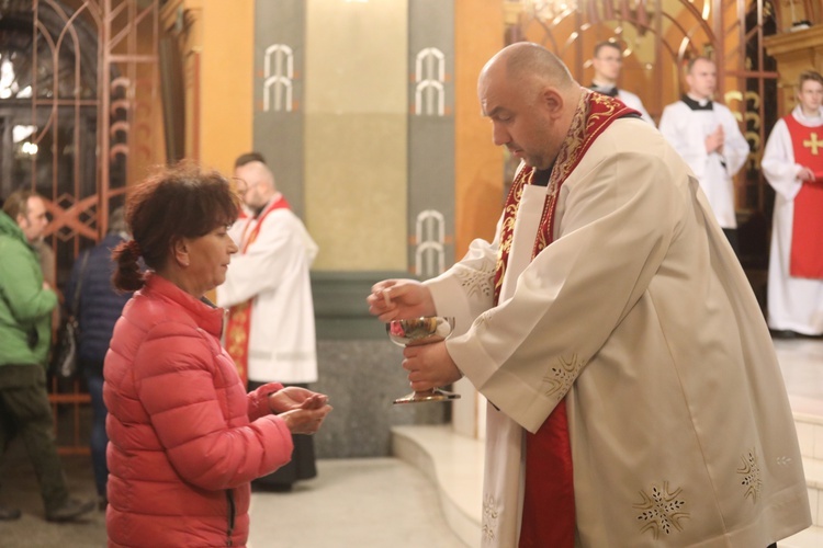 Liturgia Wielkiego Piątku w katedrze w Bielsku-Bialej - 2022