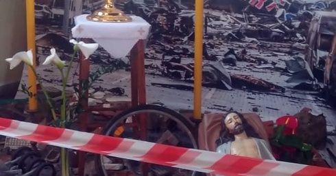 Najświętszy Sakrament na gruzowisku. Niezwykły Grób Pański we wrocławskiej parafii