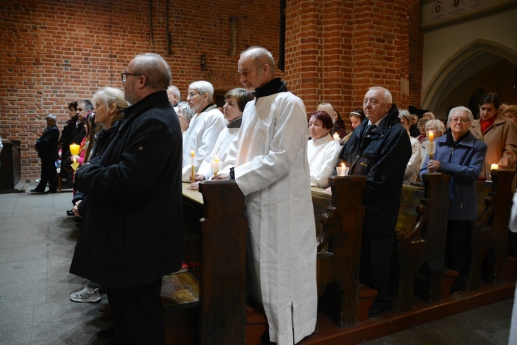 Wigilia Paschalna w katedrze opolskiej