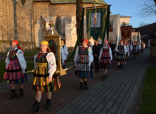 Opoczyńska kolegiata - procesja rezurekcyjna