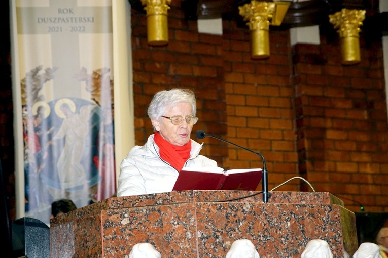 Wigilia Paschalna w świdnickiej parafii na Osiedlu Młodych