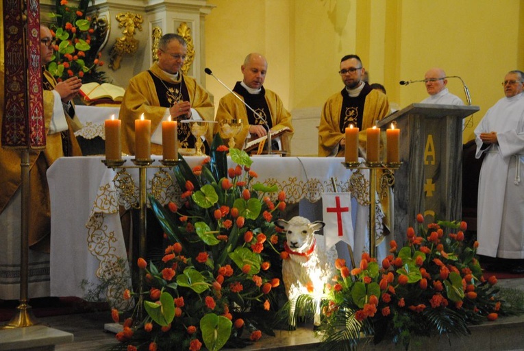 Msza św. z procesją rezurekcyjną w Głogowie