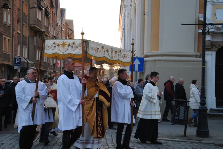 Msza św. z procesją rezurekcyjną w Głogowie