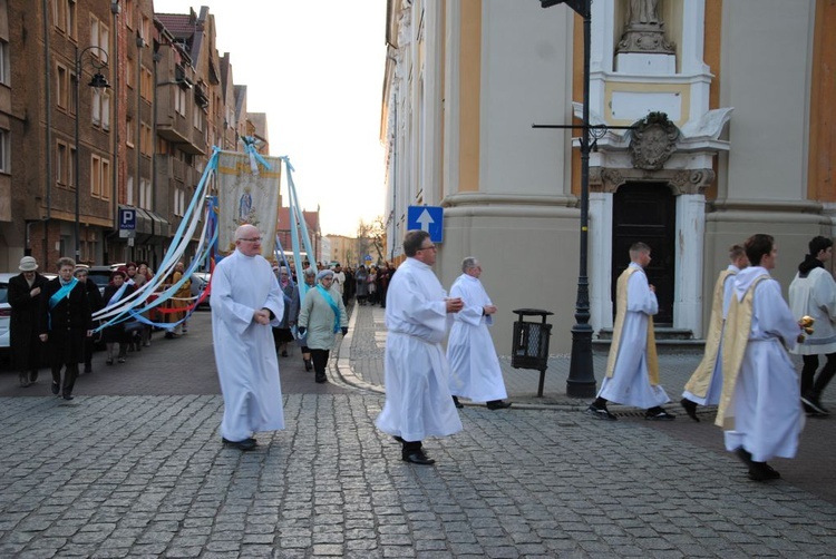 Msza św. z procesją rezurekcyjną w Głogowie