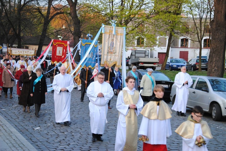 Msza św. z procesją rezurekcyjną w Głogowie