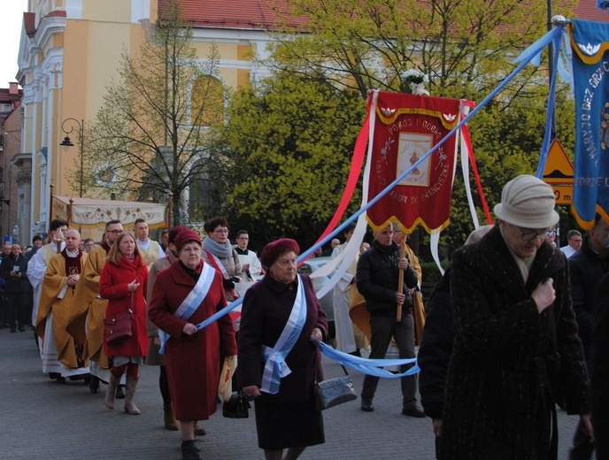 Msza św. z procesją rezurekcyjną w Głogowie