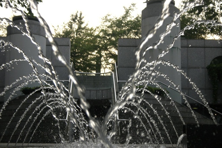 Łódź: U franciszkanów odbyła się tradycyjna dyngusowa bitwa wodna