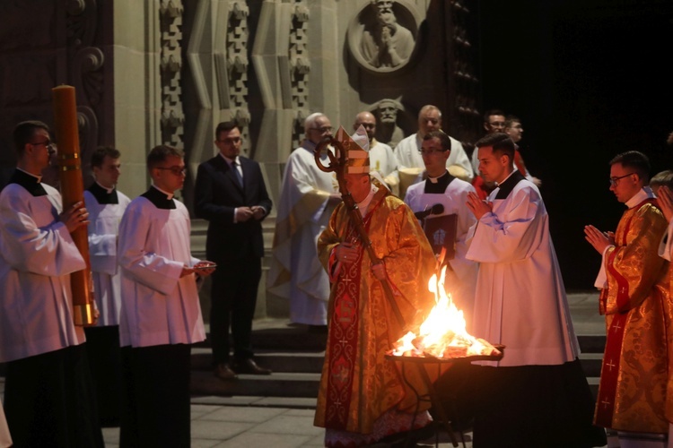 Liturgia Wigilii Paschalnej w katedrze św. Mikołaja w Bielsku-Białej - 2022