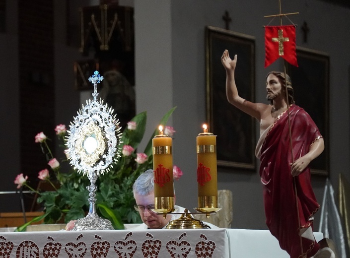 Uwielbienie Zmartwychwstałego i modlitwa w intencji Ukrainy