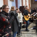 Uwielbienie Zmartwychwstałego i modlitwa w intencji Ukrainy