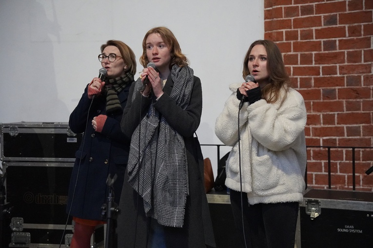 Uwielbienie Zmartwychwstałego i modlitwa w intencji Ukrainy