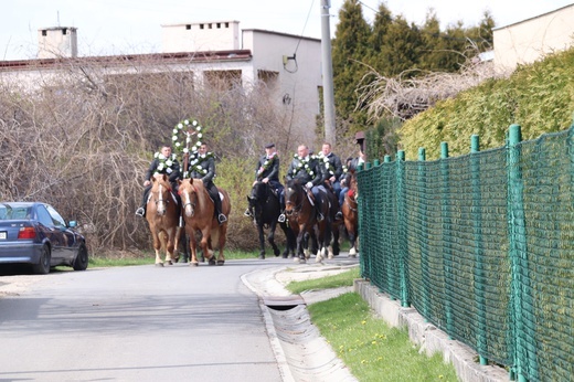 Wielkanocna procesja konna w Ostropie