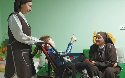Przed wojną siostry franciszkanki prowadziły centrum dziennej opieki dla niewidomych  i słabowidzących  dzieci „Aniołek”.
