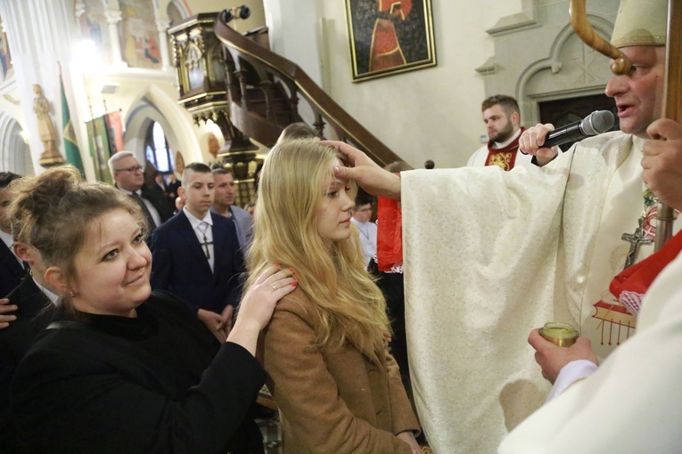 Bierzmowanie w Ciężkowicach