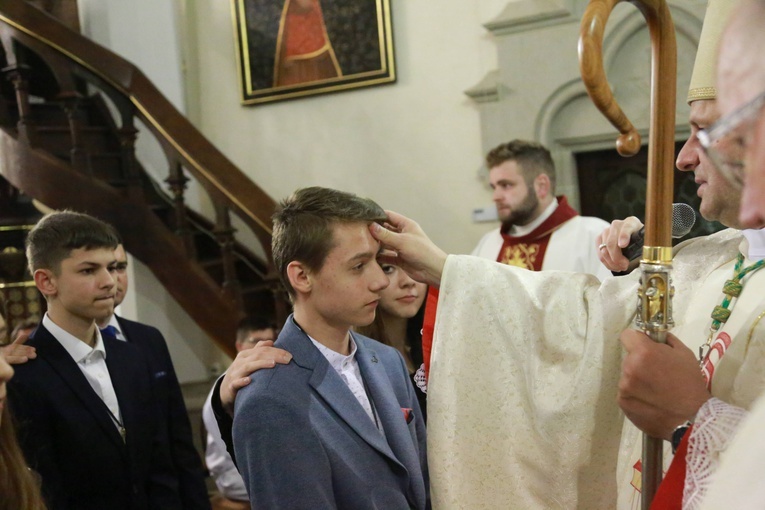 Bierzmowanie w Ciężkowicach