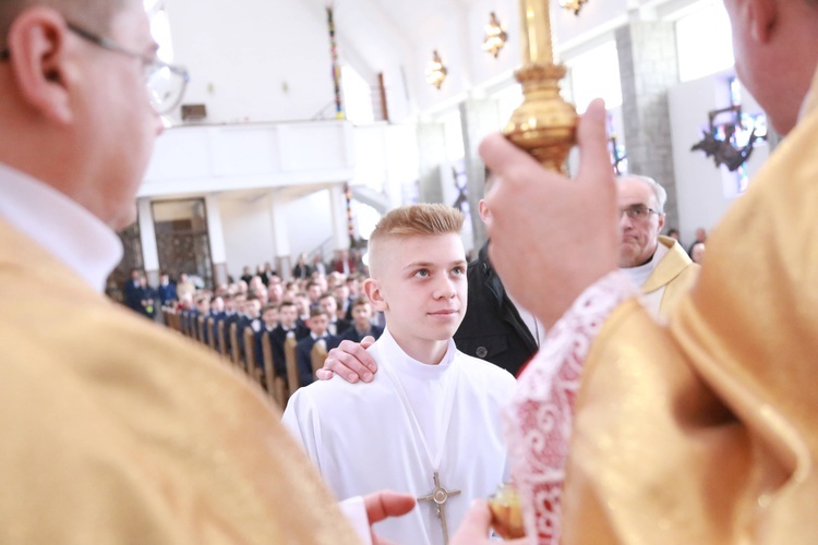 Bierzmowanie w Męcinie