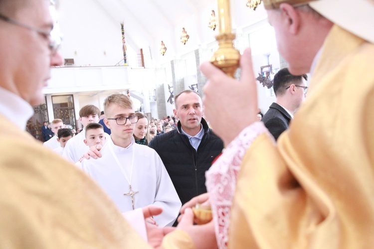 Bierzmowanie w Męcinie