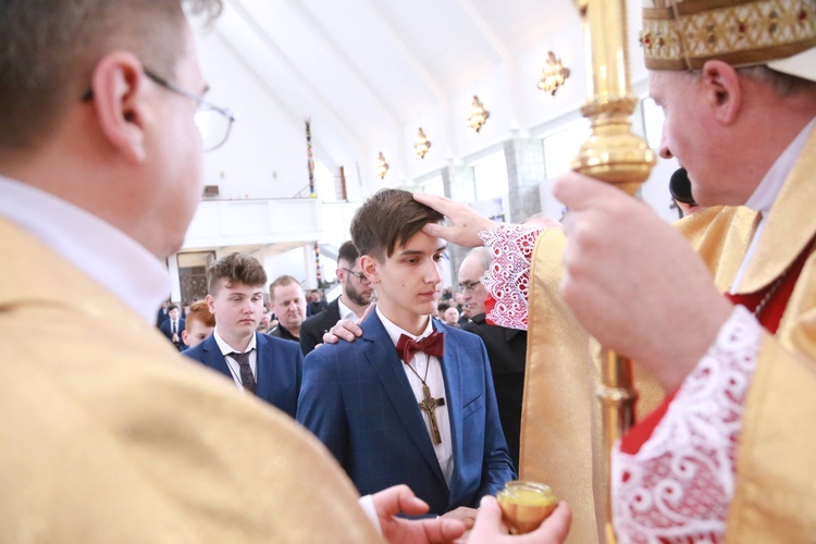 Bierzmowanie w Męcinie