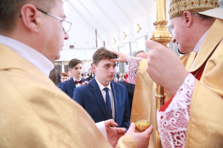 Bierzmowanie w Męcinie