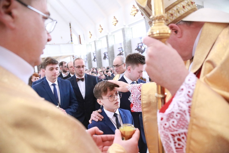 Bierzmowanie w Męcinie