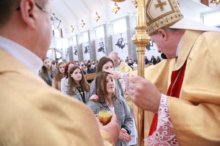 Bierzmowanie w Męcinie