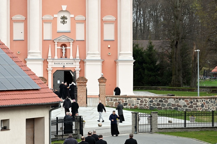 Kapłańskie skupienie w Skrzatuszu