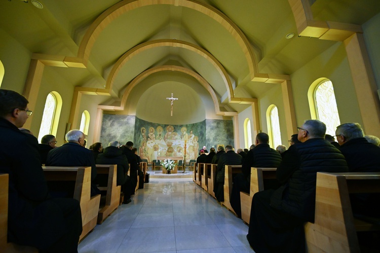 Kapłańskie skupienie w Skrzatuszu