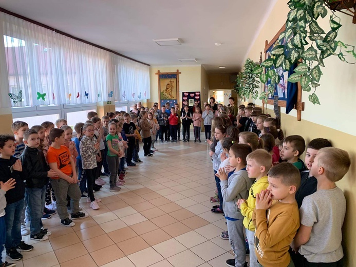 Ciężkowickie dzieci modlą się o pokój 