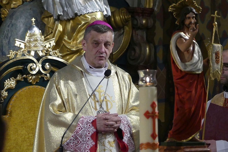 50. rocznica śmierci biskupa nominata Wojciecha Olszowskiego w konkatedrze w Żywcu