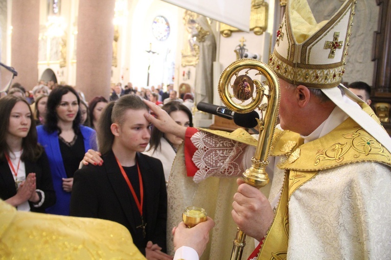 Limanowa. Bierzmowanie 2022