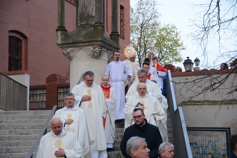 Rozpoczęcie wieczystej adoracji w Opolu