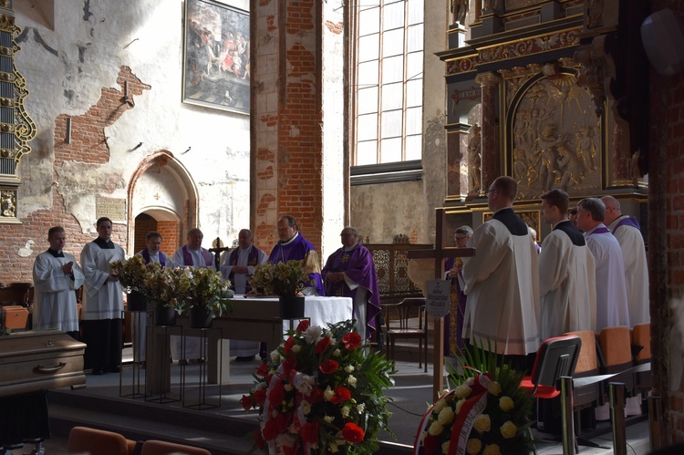 Msza św. żałobna Haliny Winiarskiej, gdańskiej aktorki