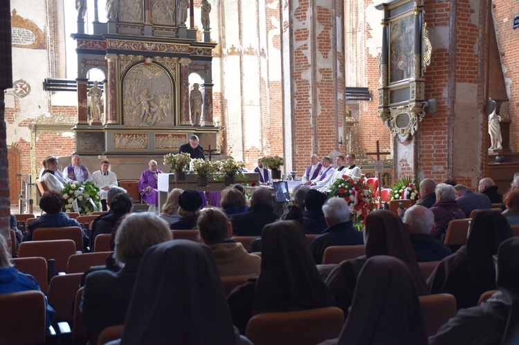 Msza św. żałobna Haliny Winiarskiej, gdańskiej aktorki