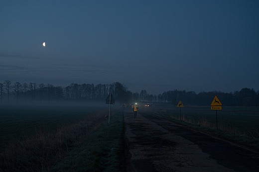 Nocna pielgrzymka "Na przekór" w 2022 r. - część 1