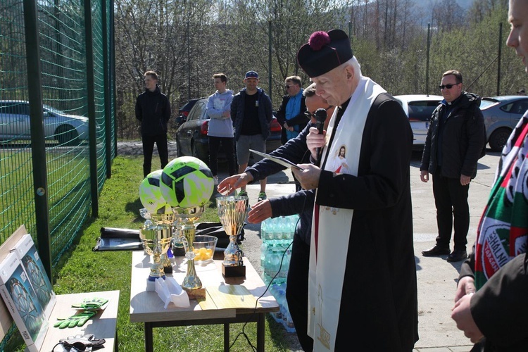 Piłkarski turniej o puchar dziekana andrychowskiego w Targanicach - 2022