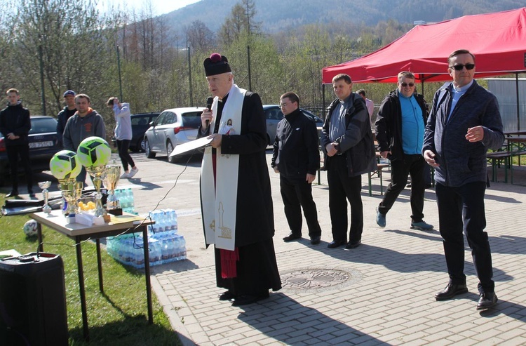 Piłkarski turniej o puchar dziekana andrychowskiego w Targanicach - 2022