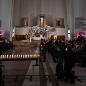 Sanktuarium Bożego Miłosierdzia. Nocne czuwanie w intencji pokoju